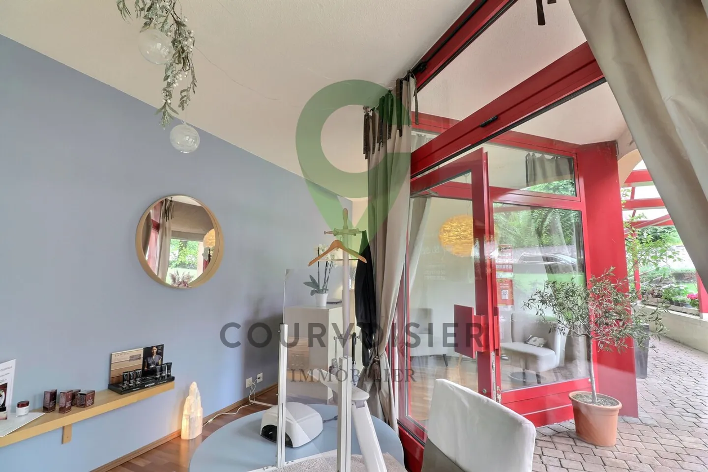 Espace Commercial Lumineux - Photo 9 sur 12