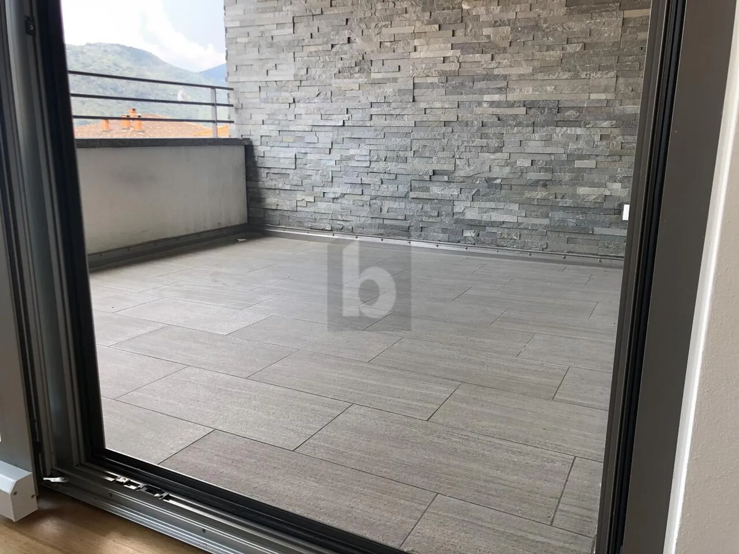 Appartement lumineux 4.5 pièces - Photo 4 sur 6