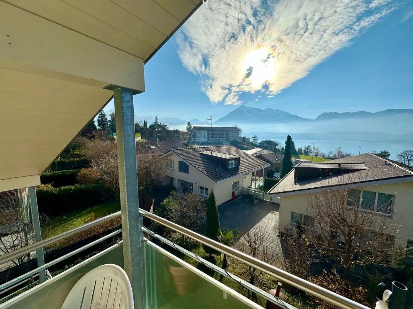 Casa bifamiliare moderna e soleggiata di 5,5 stanze a Oberhofen - Foto 12 di 15