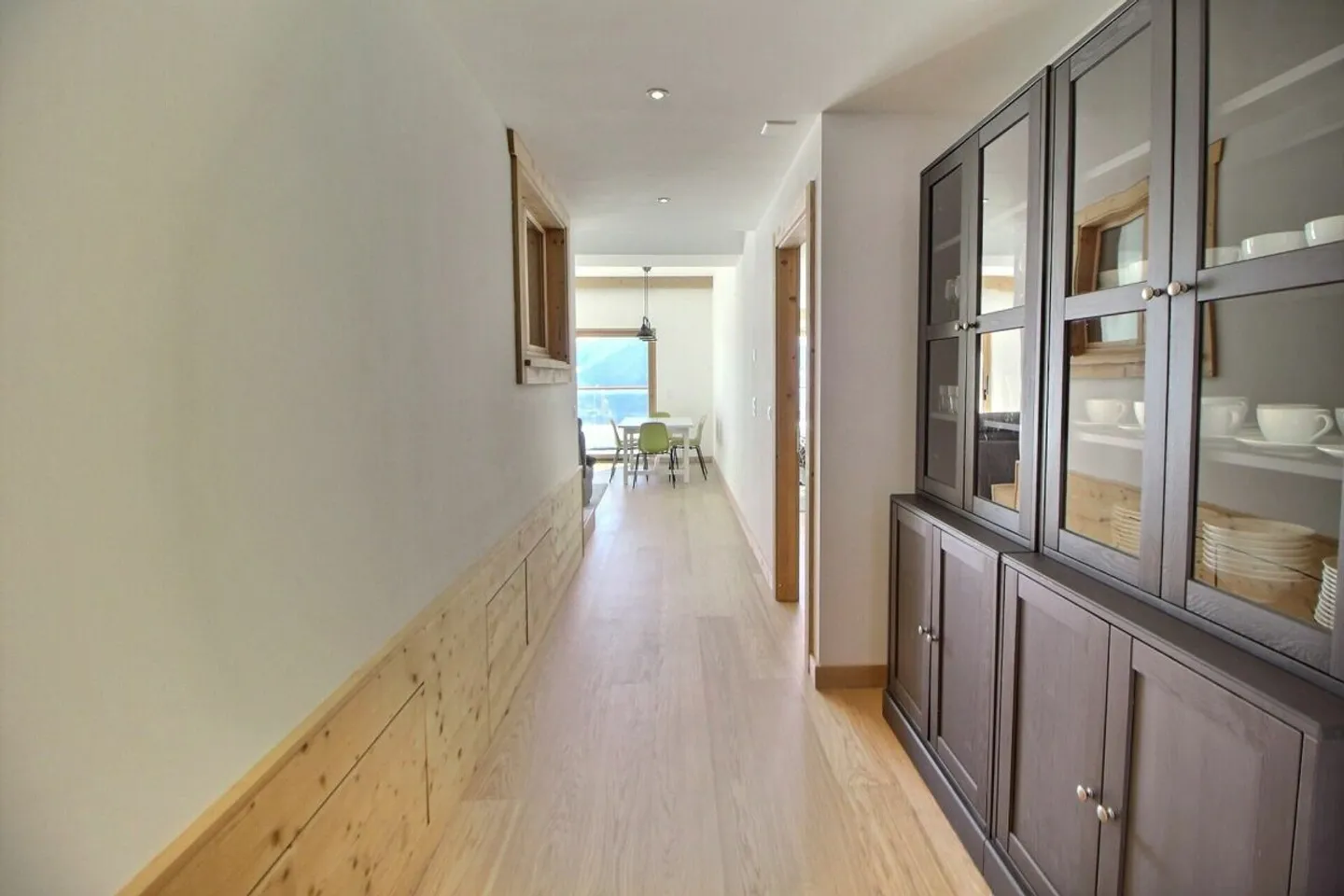 3.5 Room Apartment in Crans-Montana - Photo 4 of 9