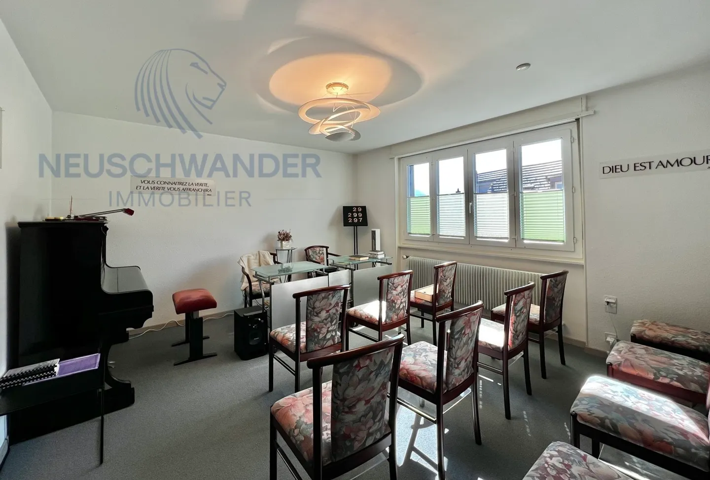 Ideally located in the heart of a shopping district, 3.5 room office - Photo 2 of 14