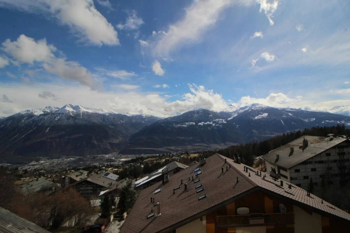 3.5 Room Apartment in Crans-Montana - Photo 7 of 9