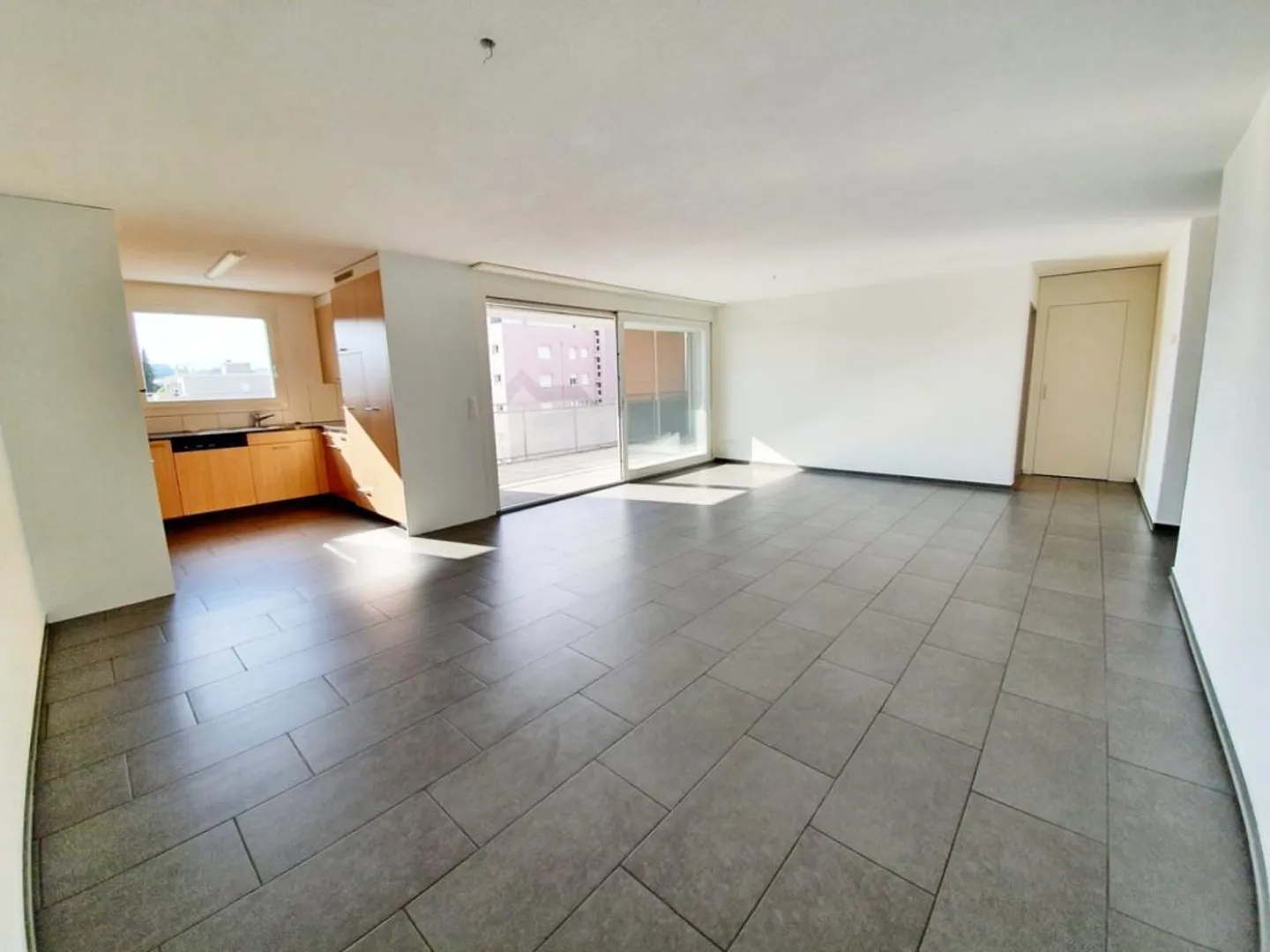 Grosszügige Wohnung in familienfreundlichem Quartier - Foto 4 von 11