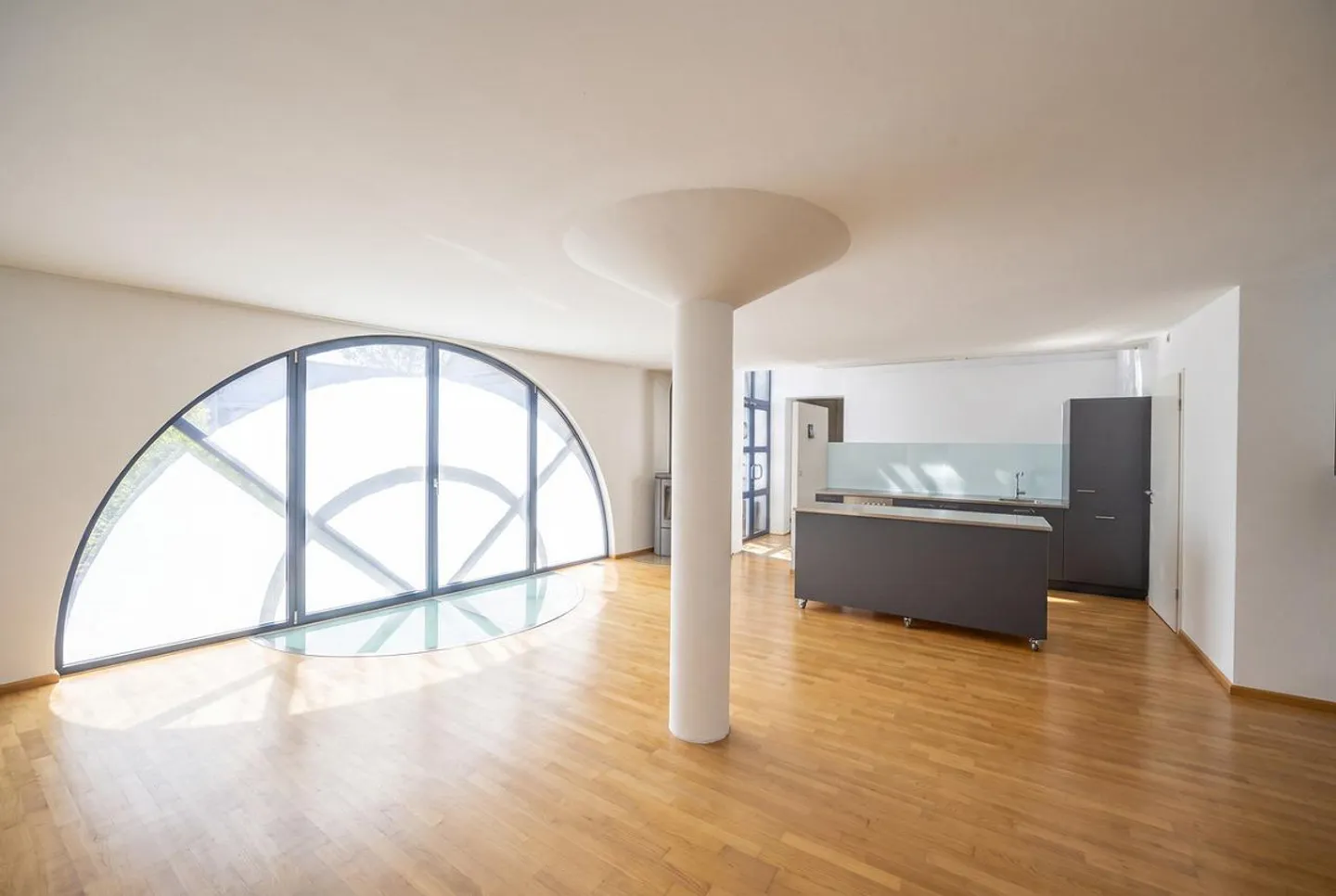 RAFFINÉ. MODERNE. VUE PANORAMIQUE. - Photo 3 sur 12
