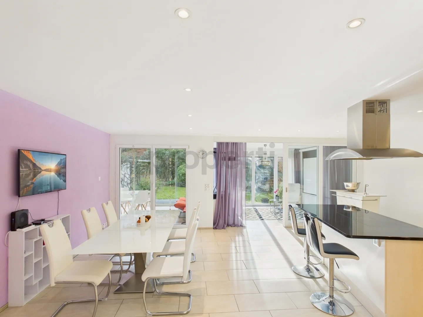 Appartement spacieux de 4,5 pièces à Binningen - meublé - Photo 1 sur 11