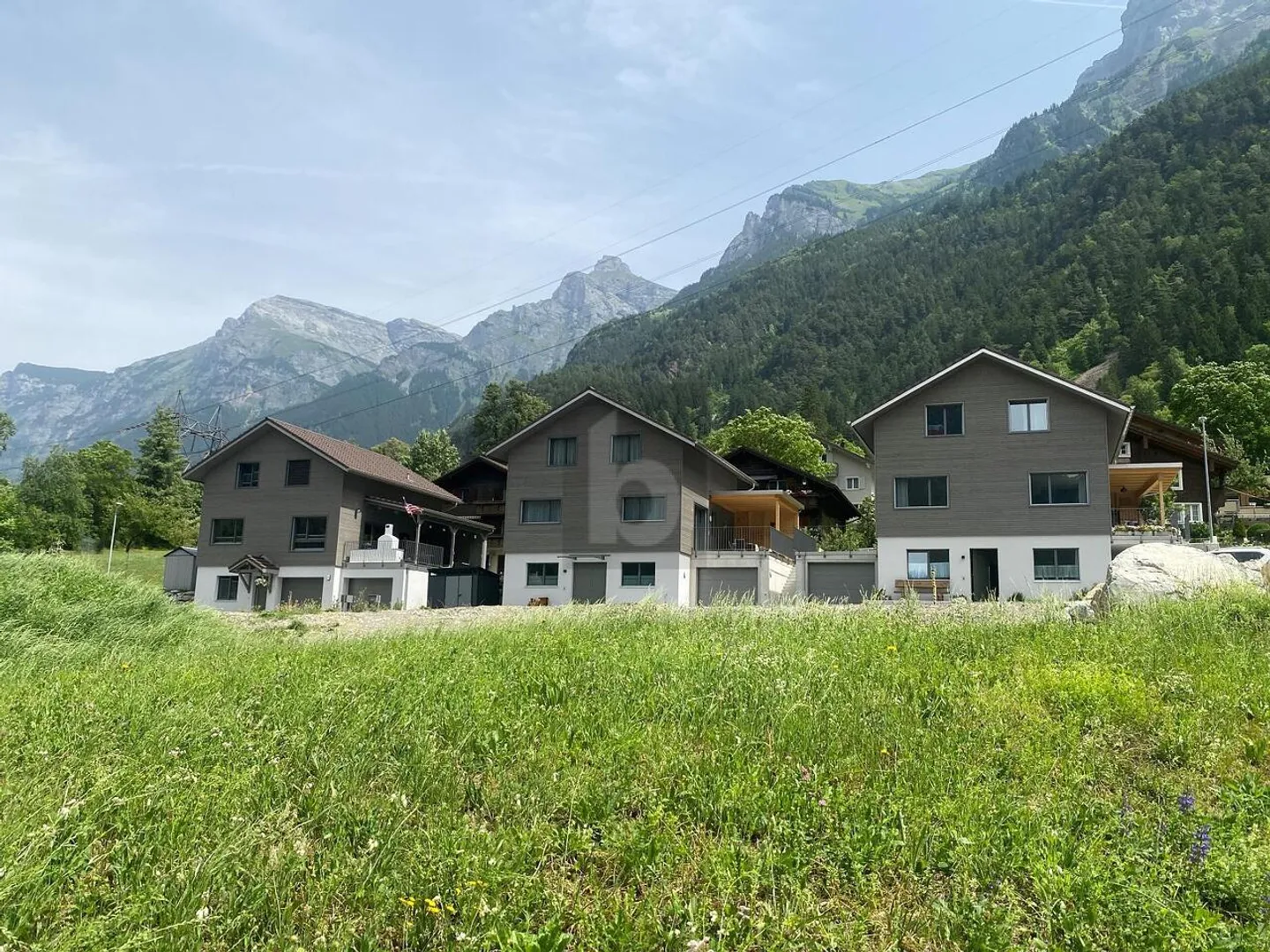 PREMIÈRE OCCUPATION DE HAUTE QUALITÉ AVEC APPARTEMENT ANNEXE - Photo 1 sur 6