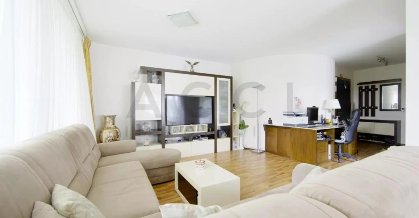 Helles Apartment mit überdachter Terrasse - Foto 6 von 13