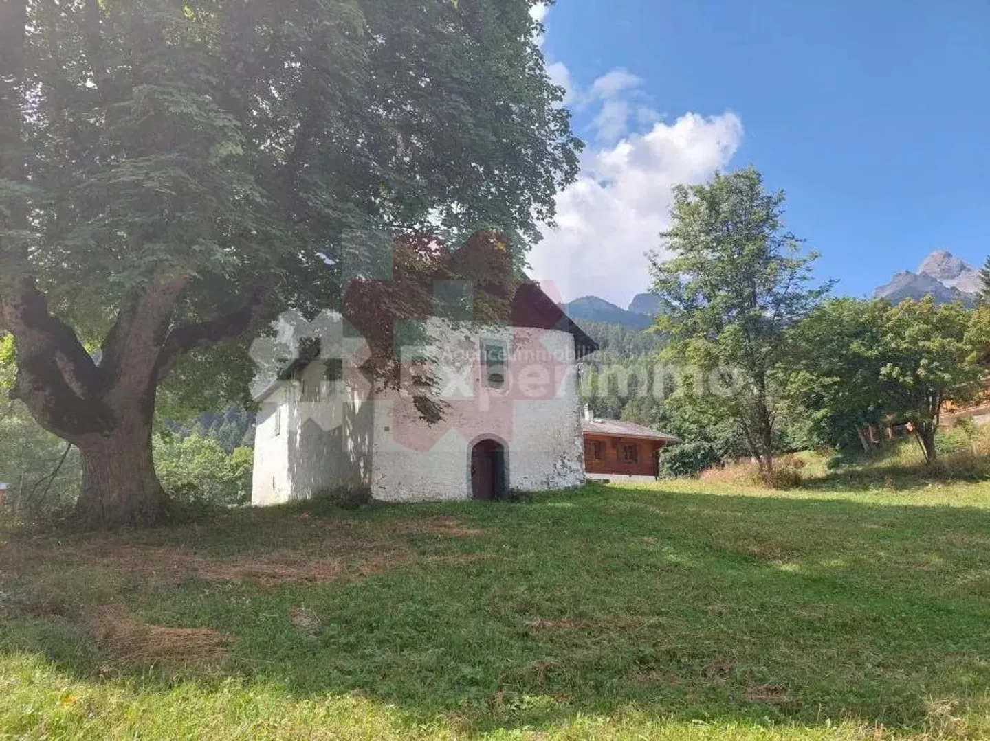 Charming Chalet in Ovronnaz: Cozy Alpine Retreat - Foto 1 di 6