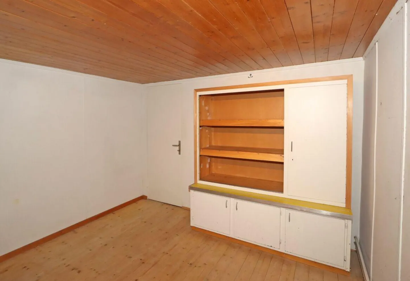 Casa bifamiliare in una posizione tranquilla, centrale e adatta alle famiglie a Netstal - Foto 15 di 18