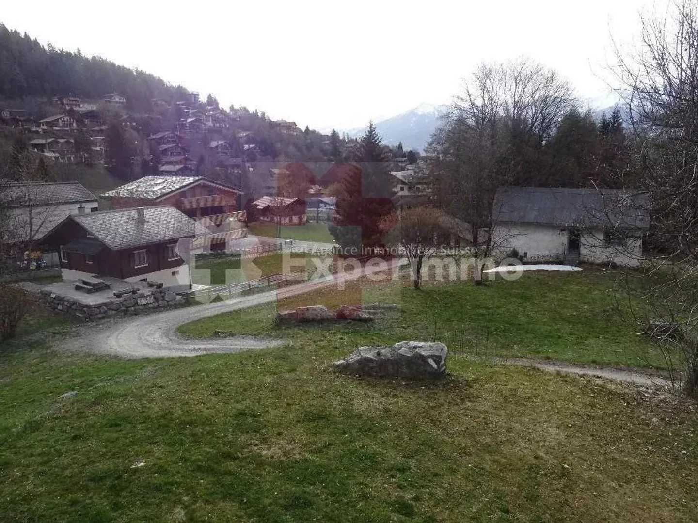 Charming Chalet in Ovronnaz: Cozy Alpine Retreat - Foto 2 di 6