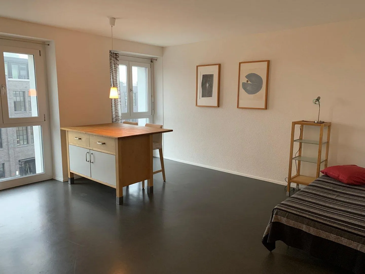 Centrally located, partially furnished single apartment - Photo 1 of 9