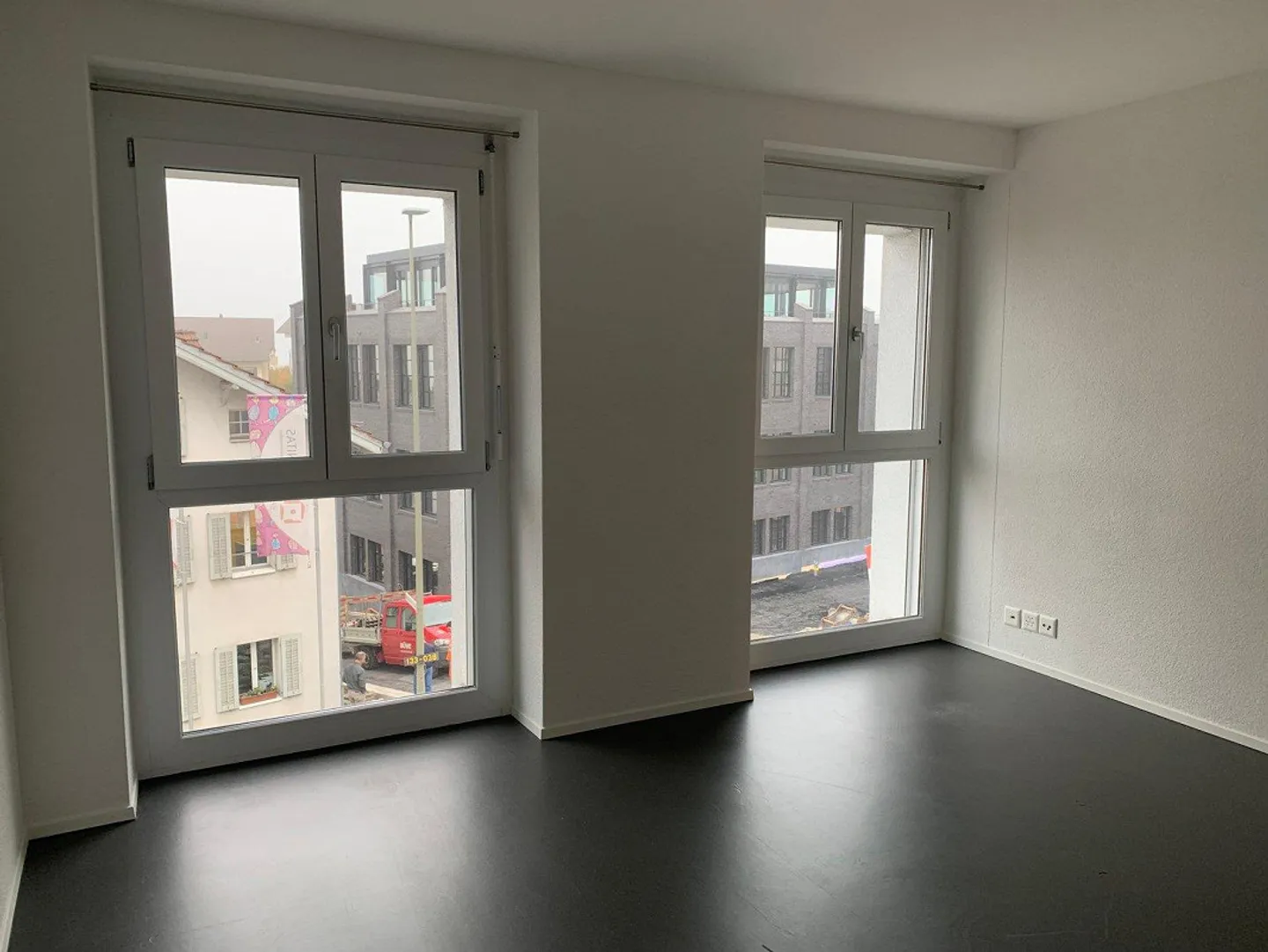 Centrally located, partially furnished single apartment - Photo 7 of 9