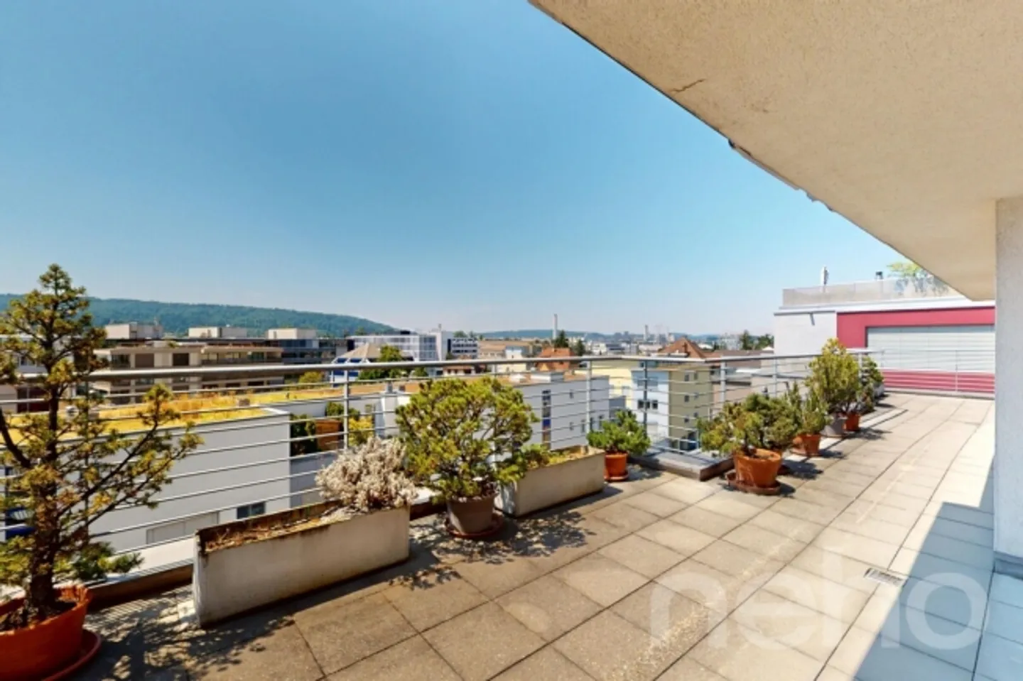 Appartement penthouse attrayant de 3,5 pièces - Photo 4 sur 10