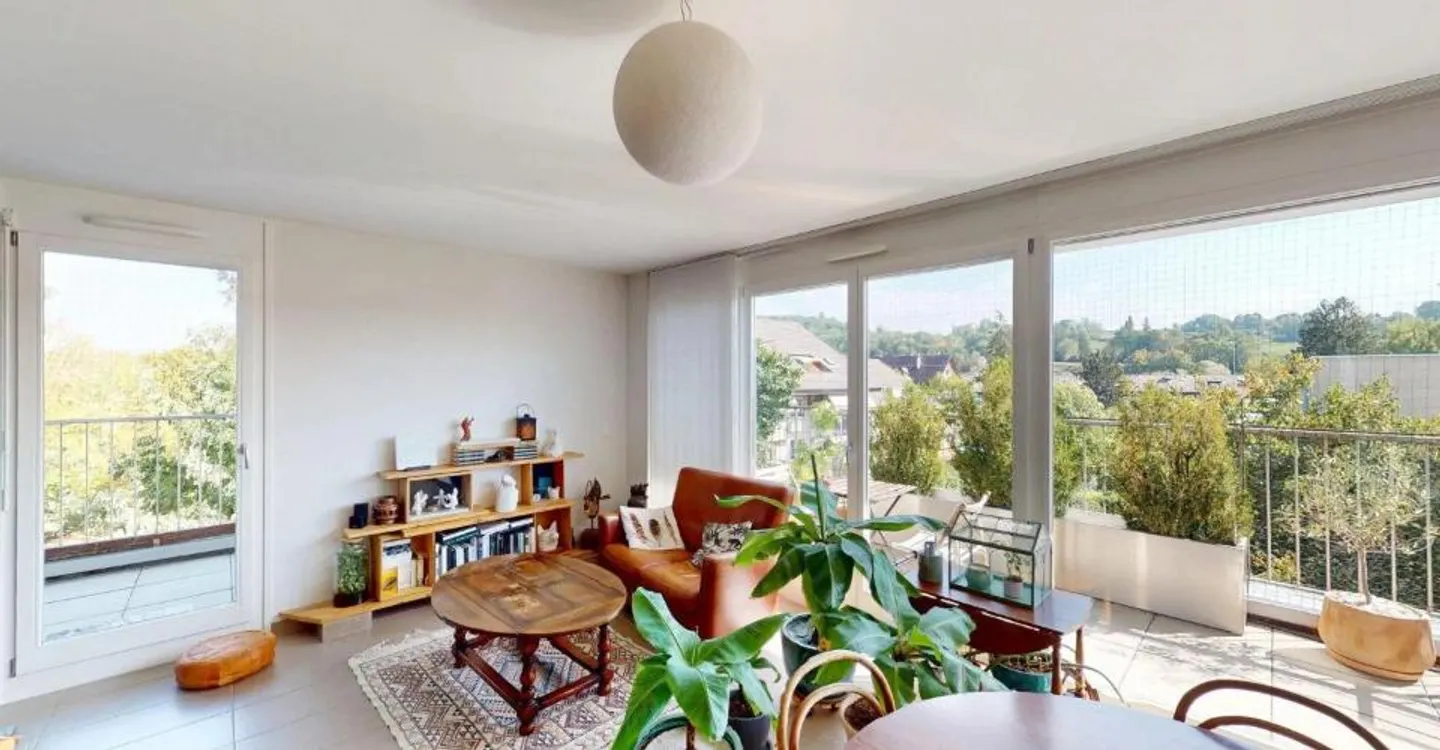 Charming Attic with Large Terrace - Photo 3 of 6
