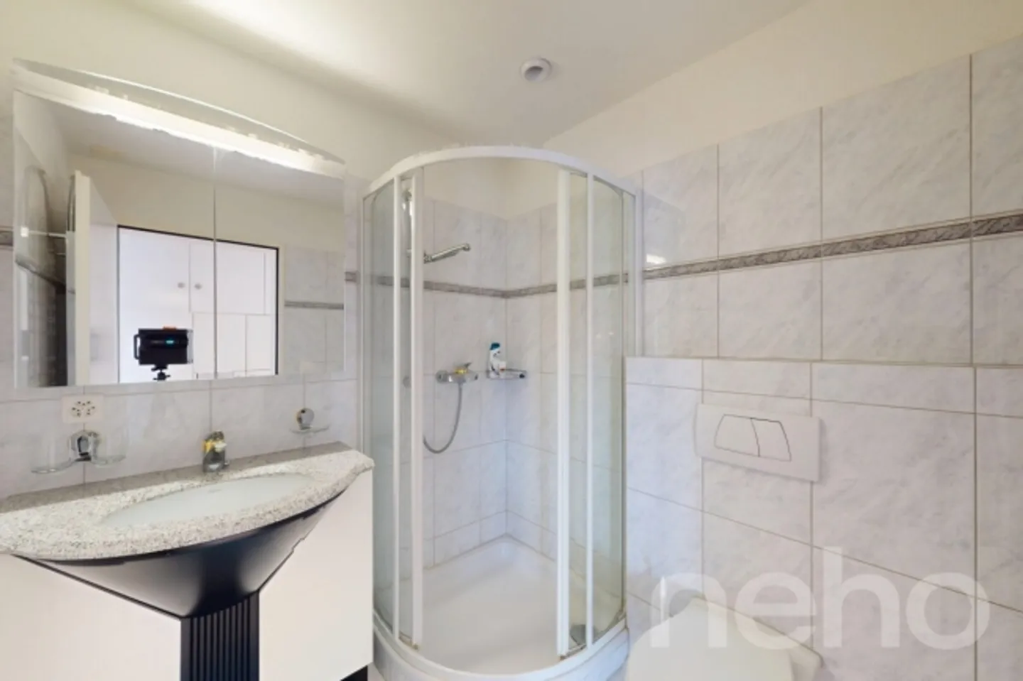 Appartement penthouse attrayant de 3,5 pièces - Photo 9 sur 10