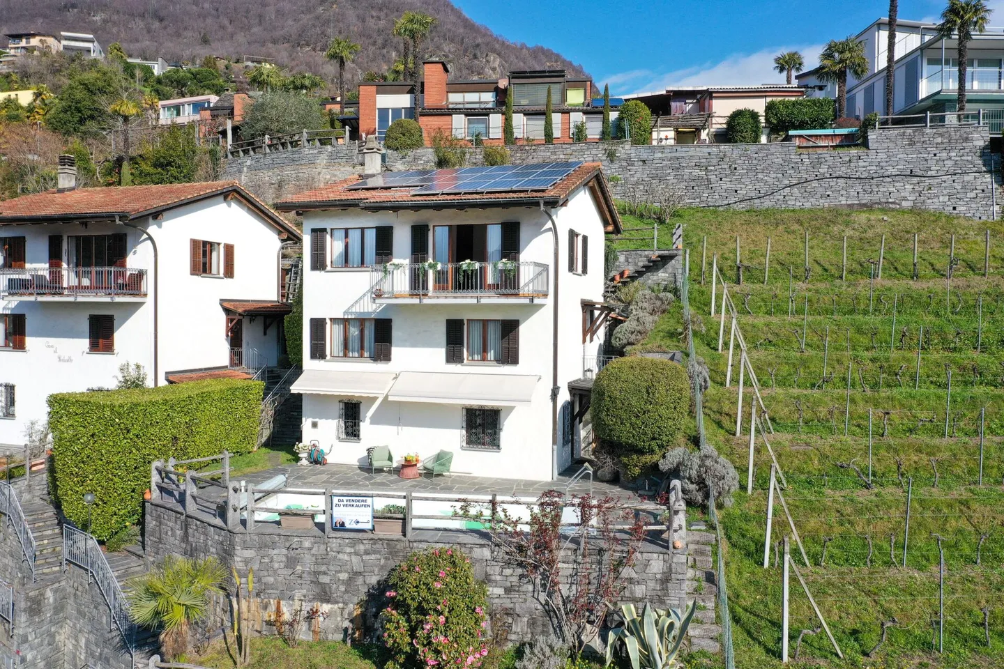 SOLD!!! Charming single-family house with pool and separate guest studio - Photo 3 of 40