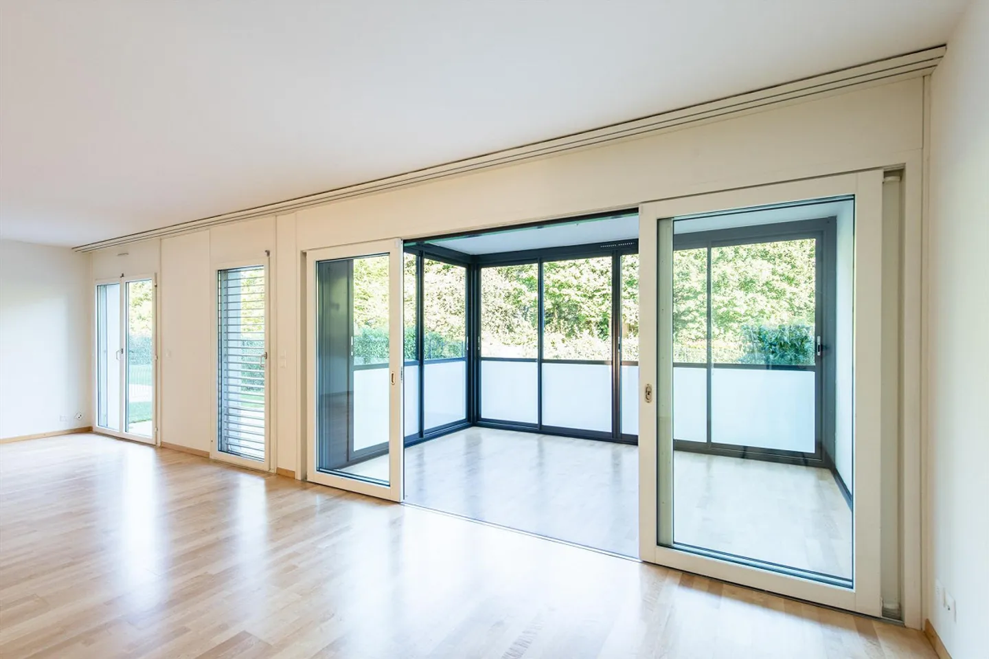 Appartement de Luxe avec Jardin - Photo 3 sur 4