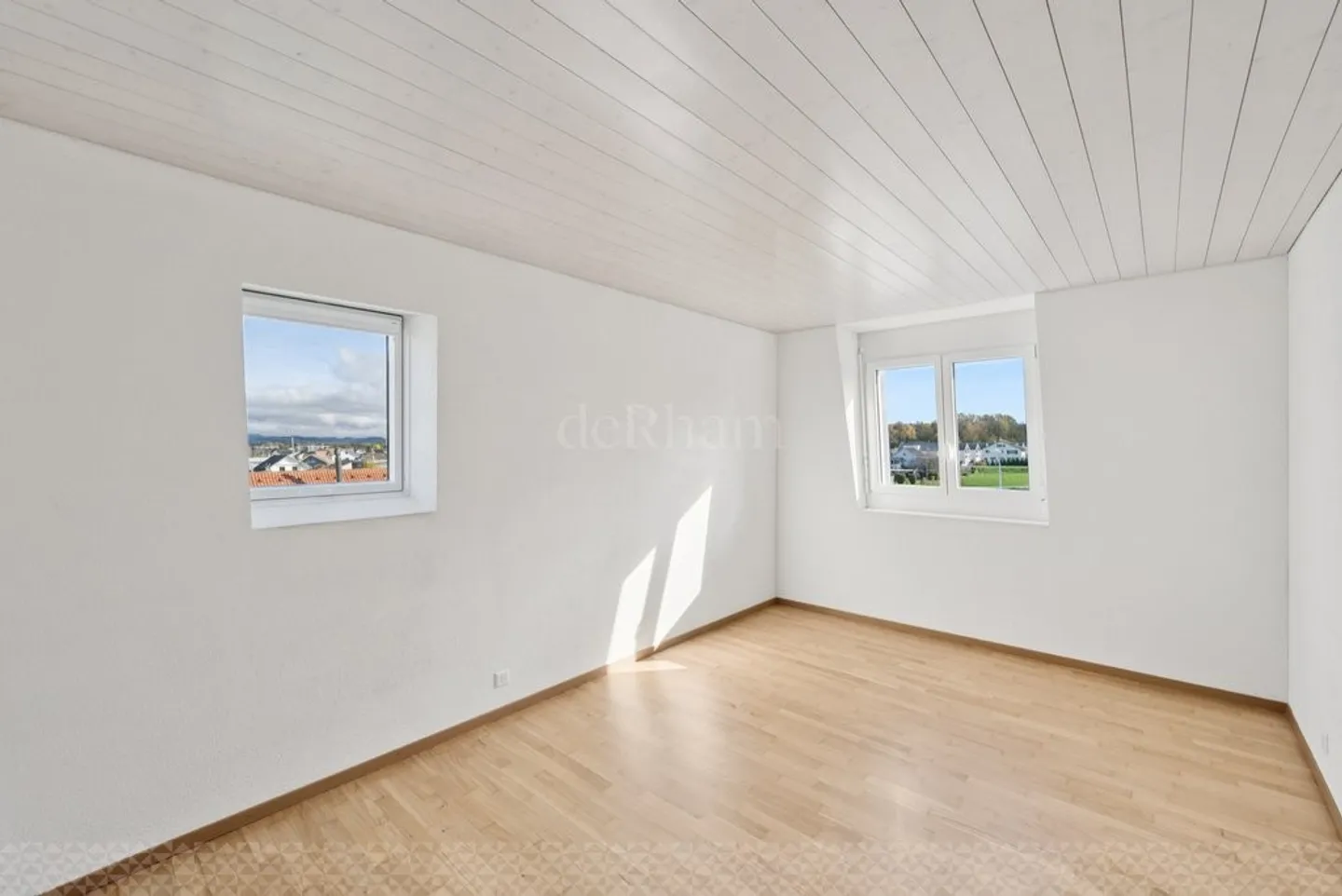 1 month rent free! - Photo 4 of 9