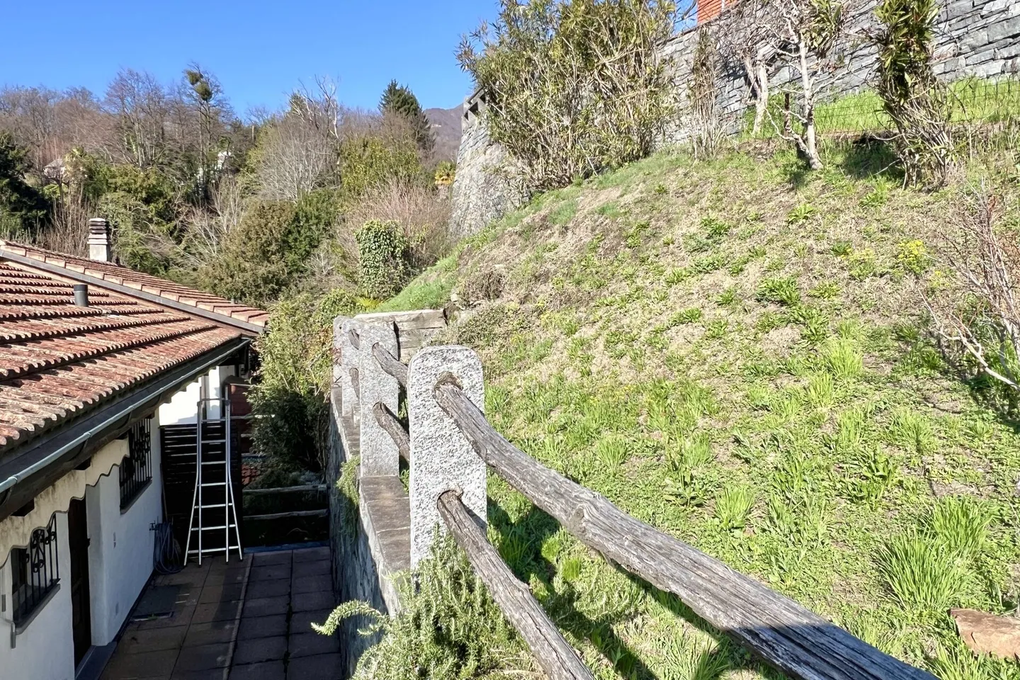 SOLD!!! Charming single-family house with pool and separate guest studio - Photo 24 of 40