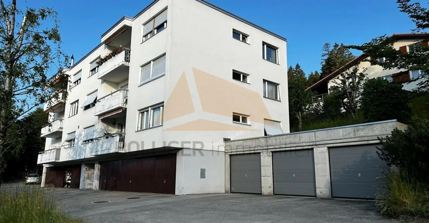FOR SALE Apartment with 5.5 rooms and garage in PPE - Photo 2 of 10