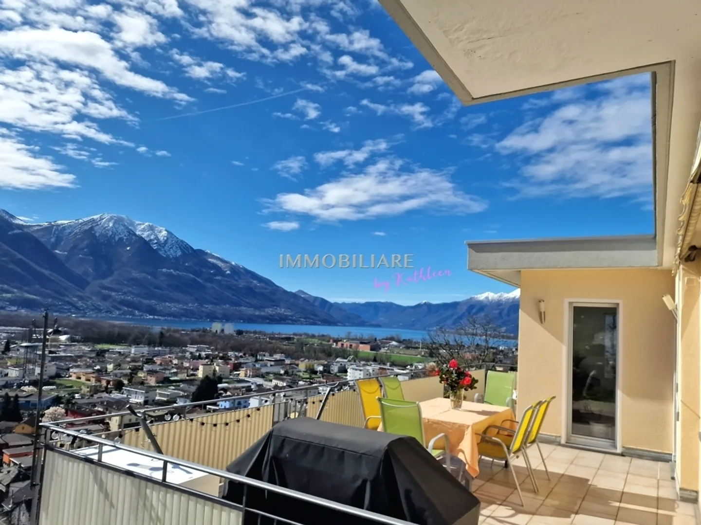 HAUS MIT ZWEI WOHNUNGEN in sonniger Lage mit Weitblick, Zweitwohnsitz - Foto 1 di 13