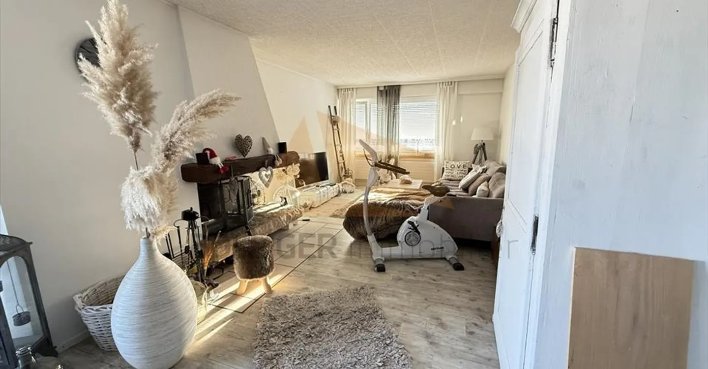 FOR SALE Apartment with 5.5 rooms and garage in PPE - Photo 6 of 10