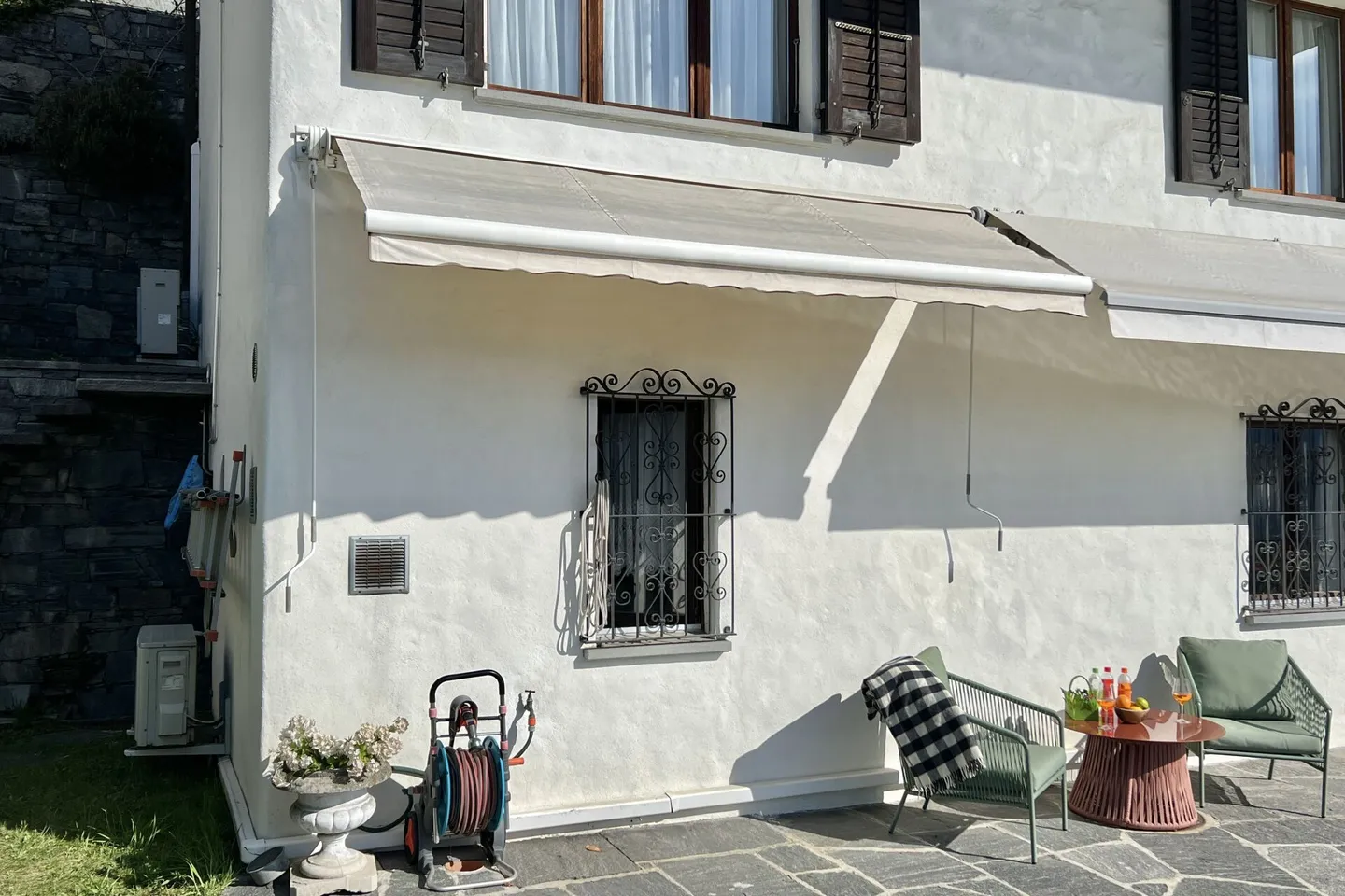 SOLD!!! Charming single-family house with pool and separate guest studio - Photo 33 of 40