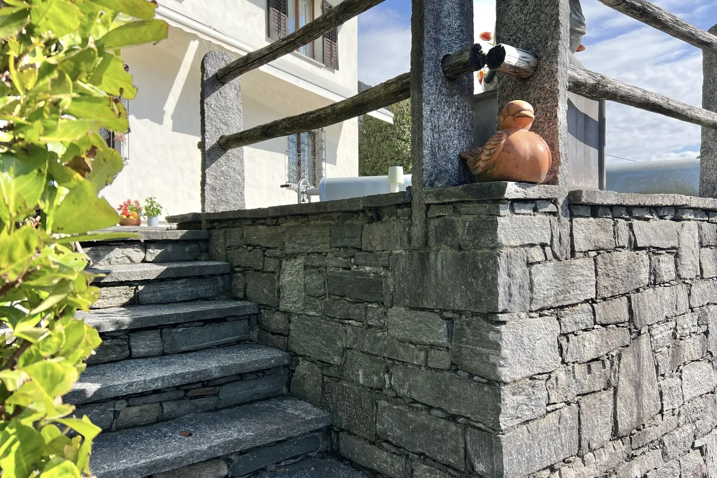 SOLD!!! Charming single-family house with pool and separate guest studio - Photo 37 of 40