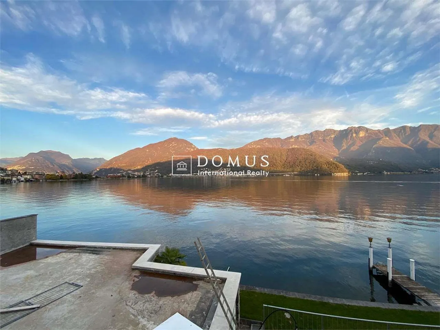 Wunderschöne Villa am Wasser - Foto 4 von 6