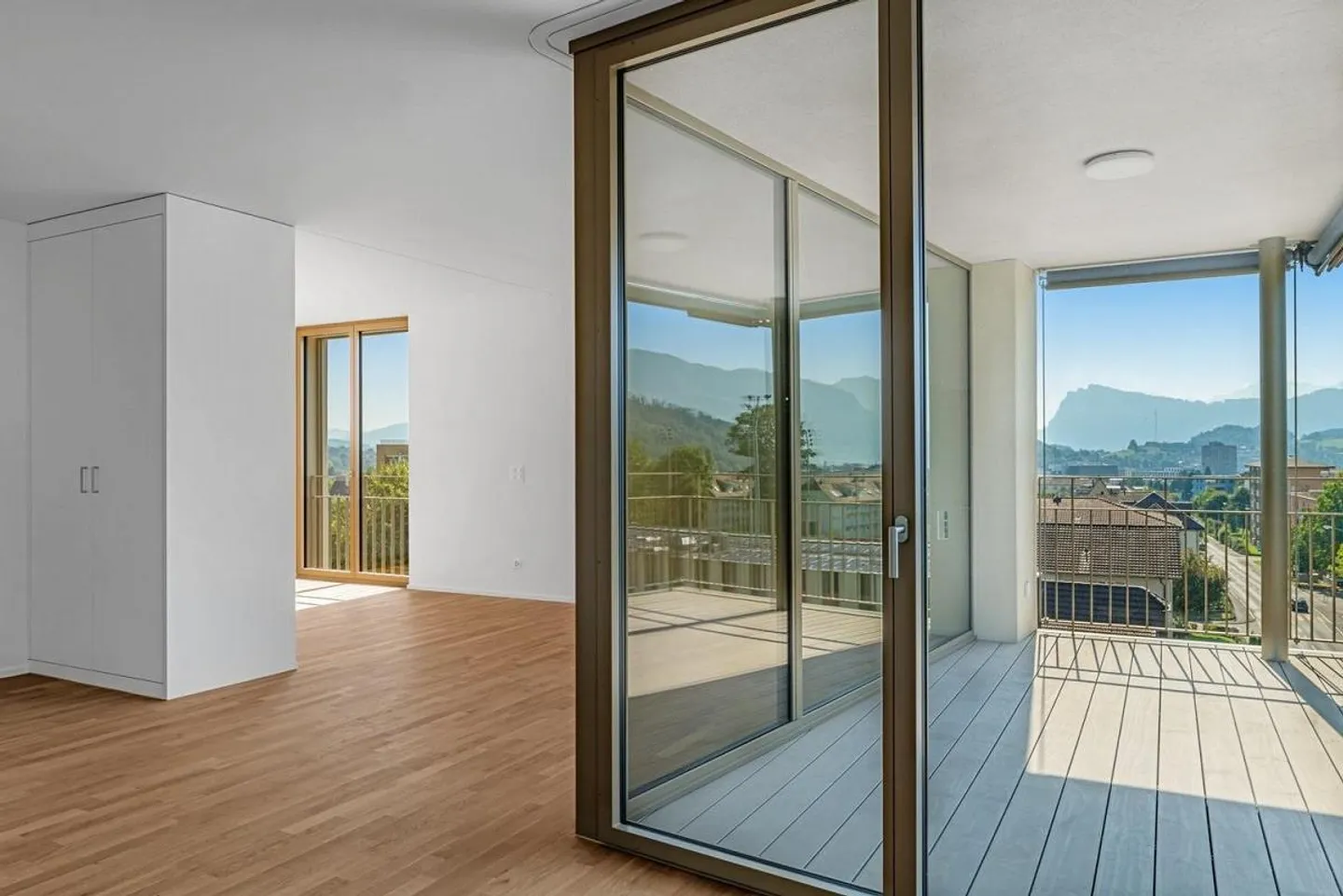 Appartement en open-space avec une belle vue sur la montagne - Photo 1 sur 6