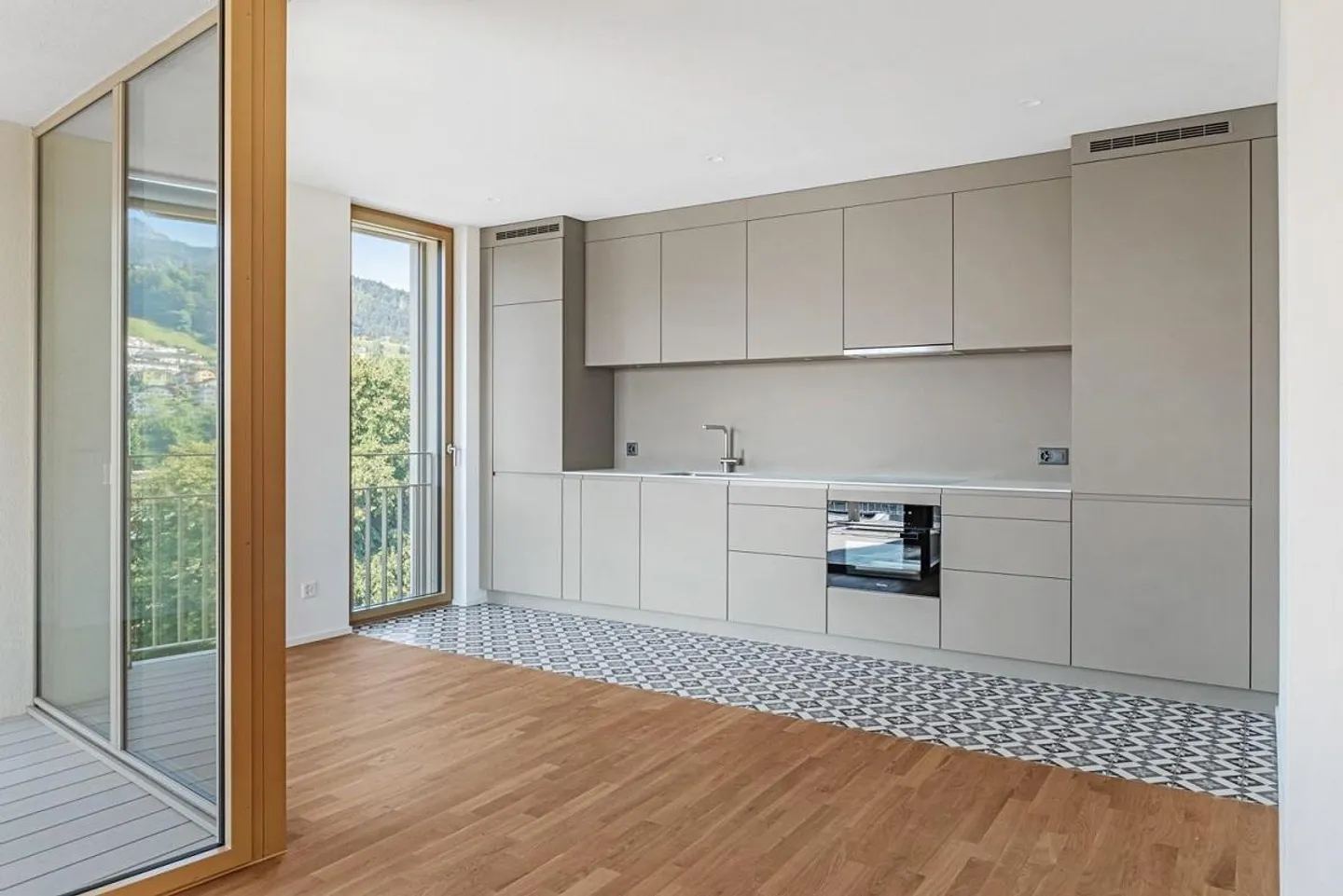 Appartement en open-space avec une belle vue sur la montagne - Photo 2 sur 6