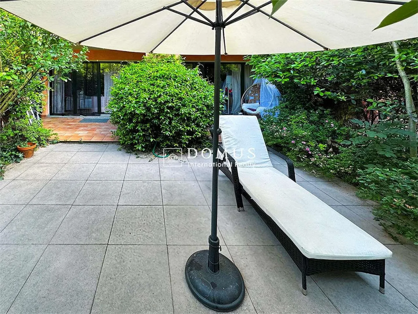 Cozy 2.5 rooms with large patio - Photo 7 of 8