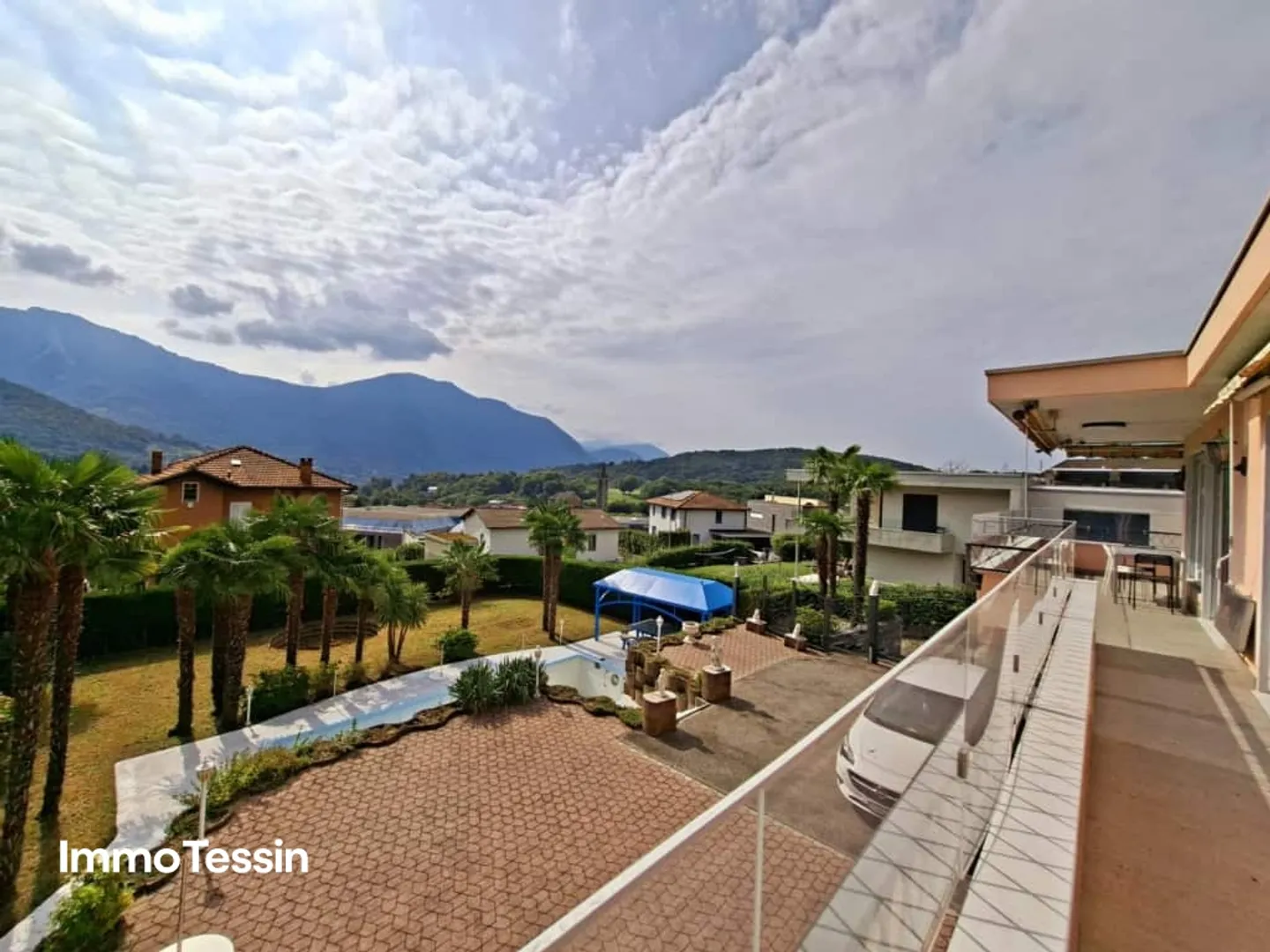 HIGHLIGHT: Elegant Villa with Pool & Large Garden just Minutes from Lugano and Lake Lugano - Photo 4 of 13