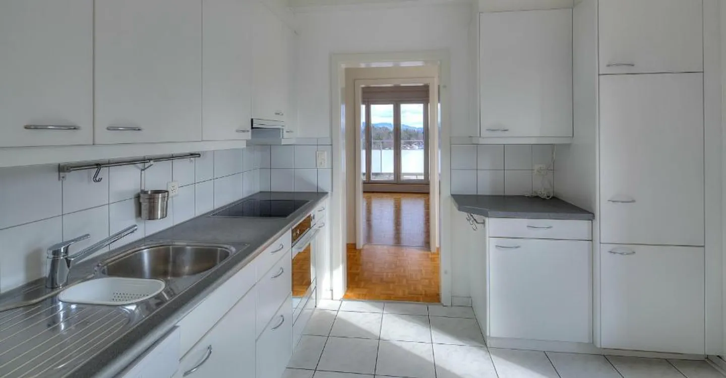 Stunning Apartment with Terrace - Photo 4 of 8