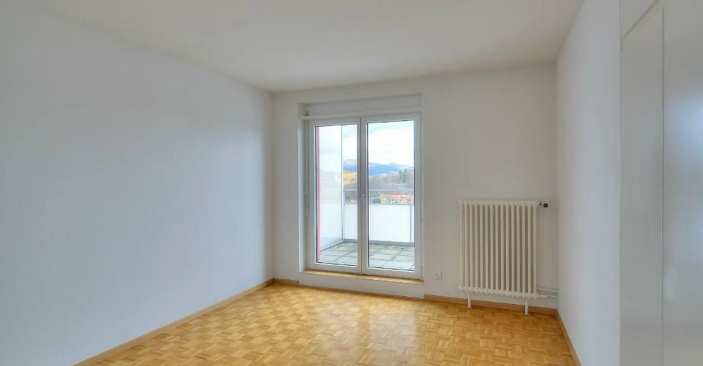 Stunning Apartment with Terrace - Photo 7 of 8