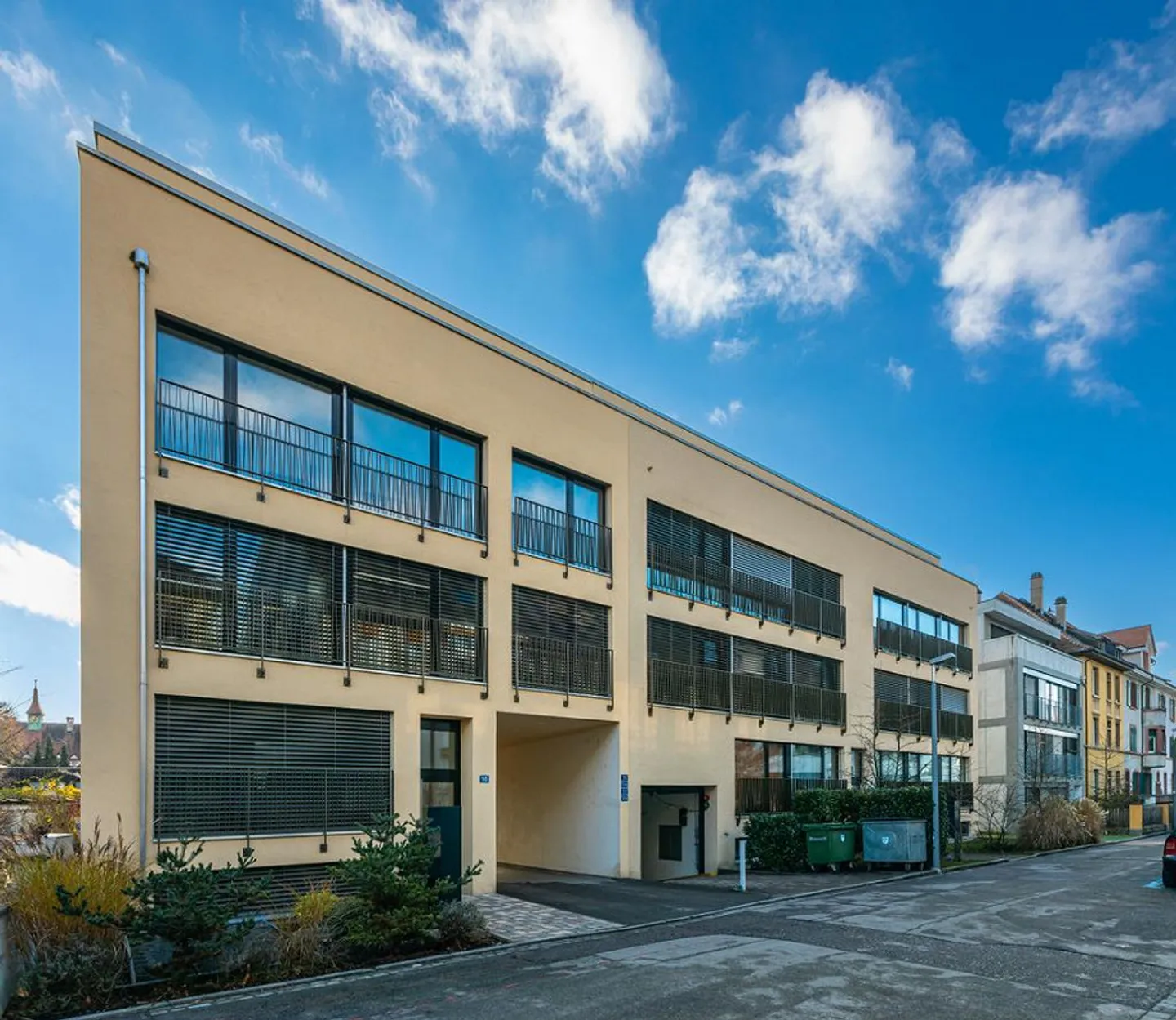 Modern 4-room apartment in a quiet residential area in Riehen - Photo 1 of 9