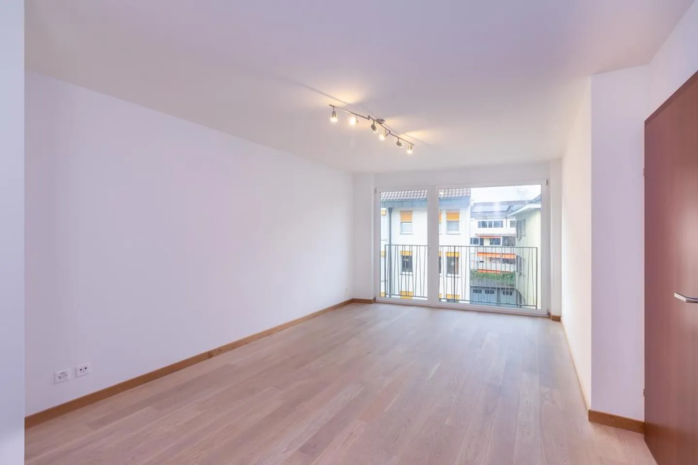 Modern 4-room apartment in a quiet residential area in Riehen - Photo 4 of 9