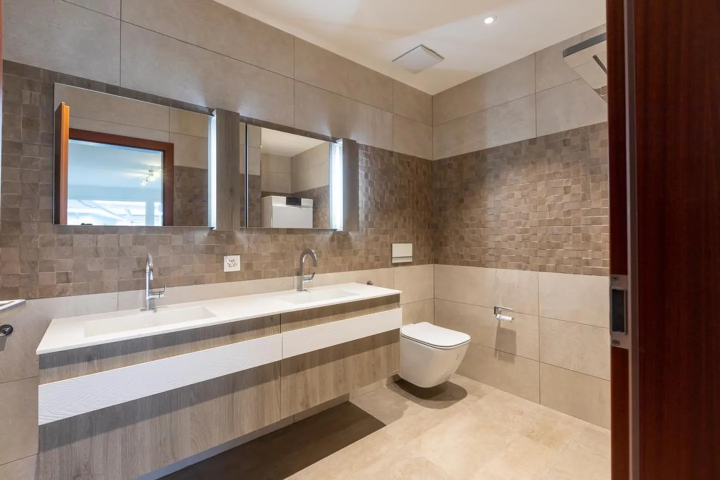 Modern 4-room apartment in a quiet residential area in Riehen - Photo 7 of 9