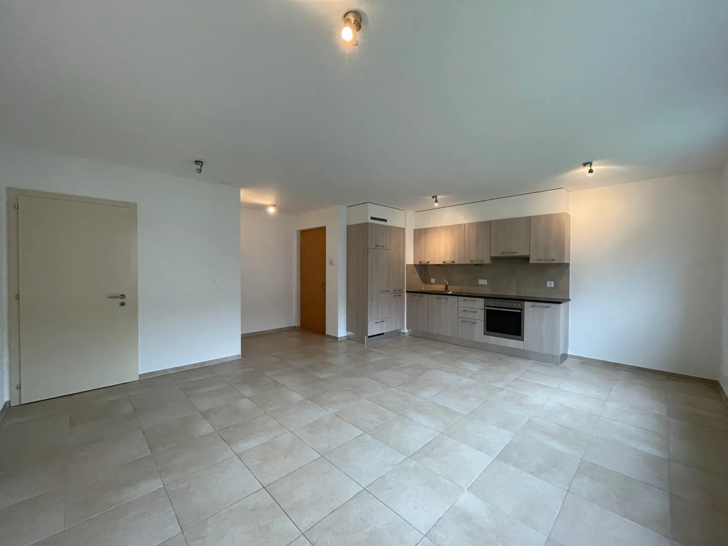 Beautiful 2.5-room apartment - Photo 1 of 6