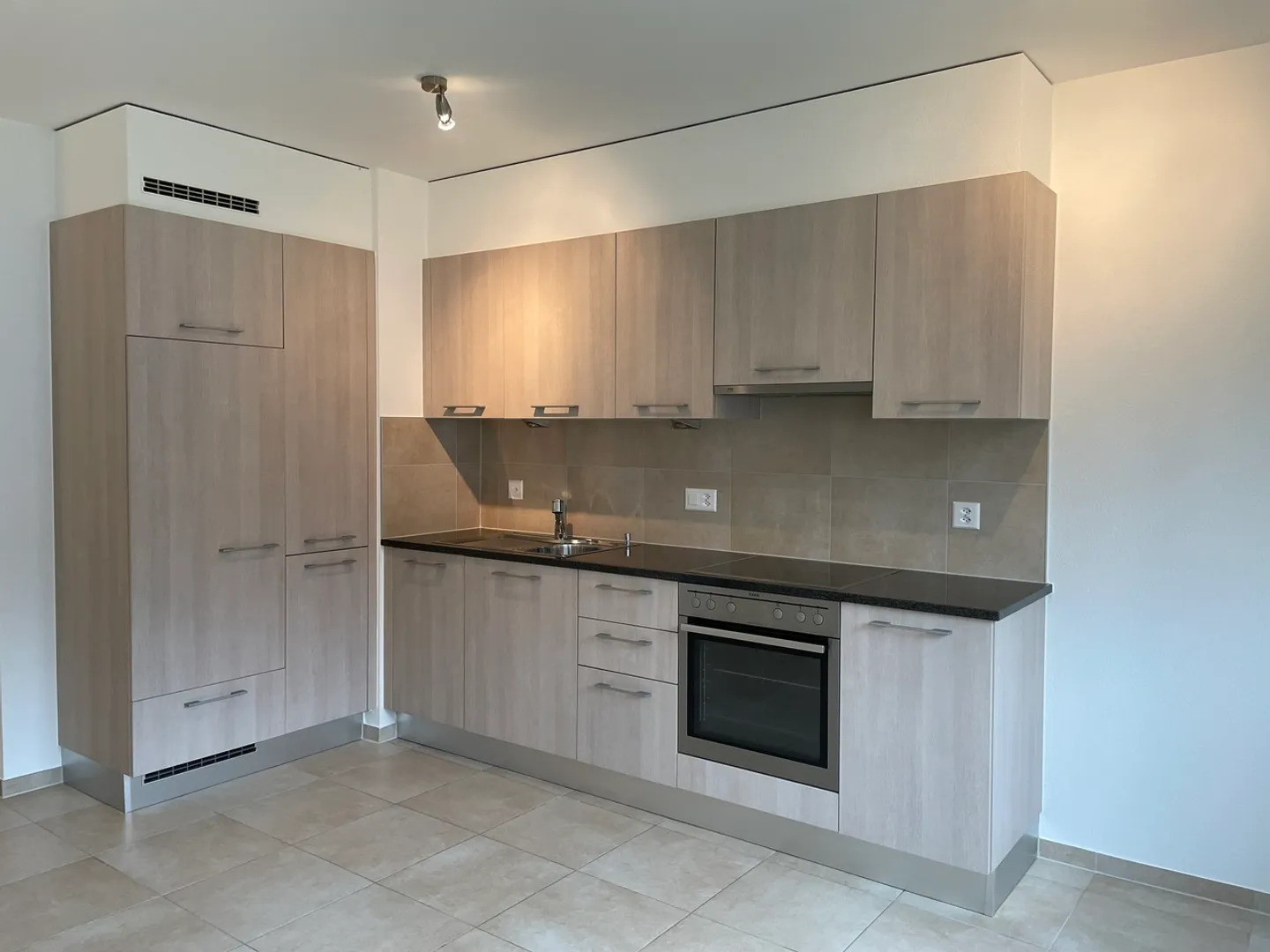 Beautiful 2.5-room apartment - Photo 2 of 6