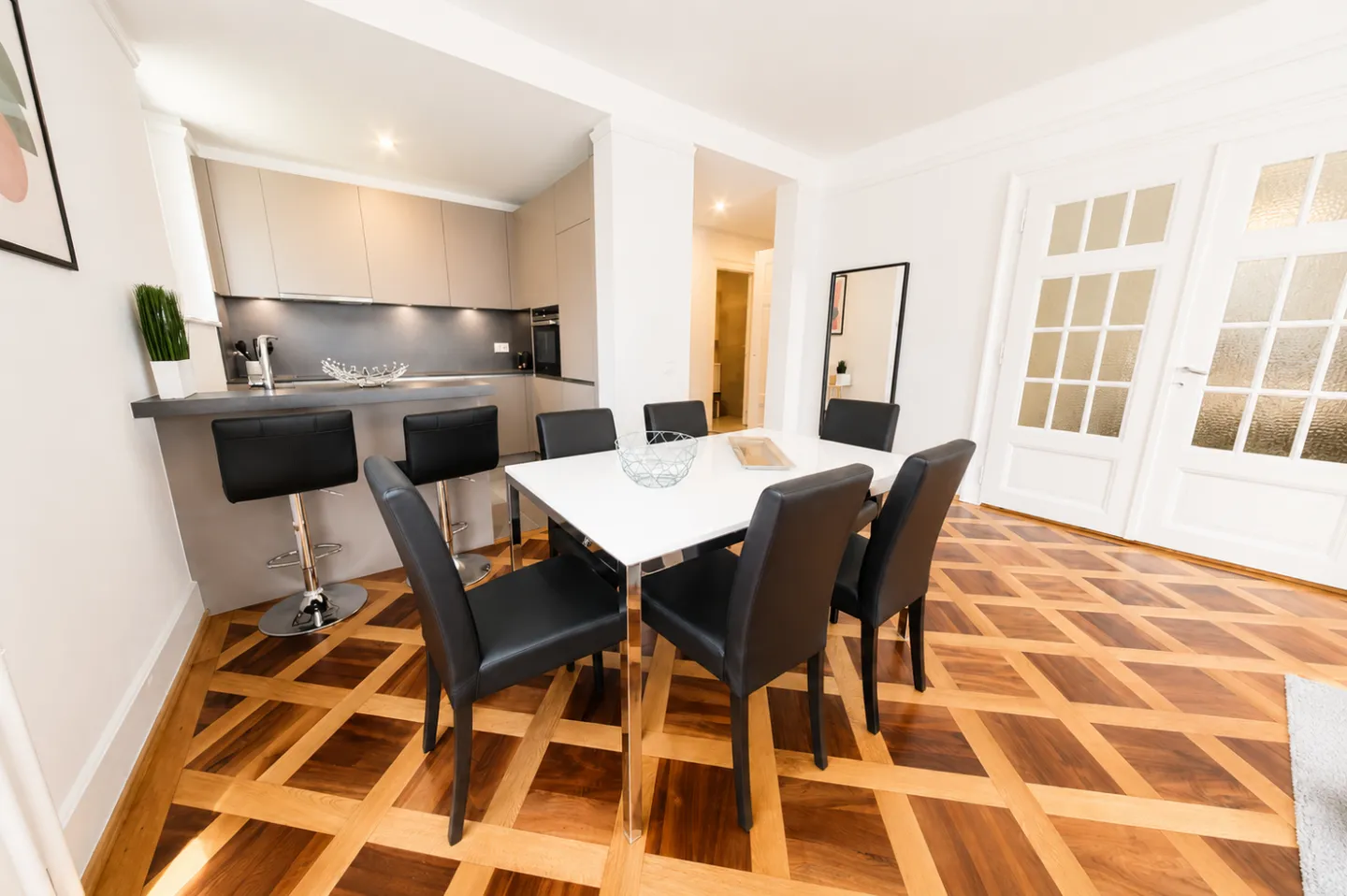 Appartement moderne 2 chambres - Photo 2 sur 11