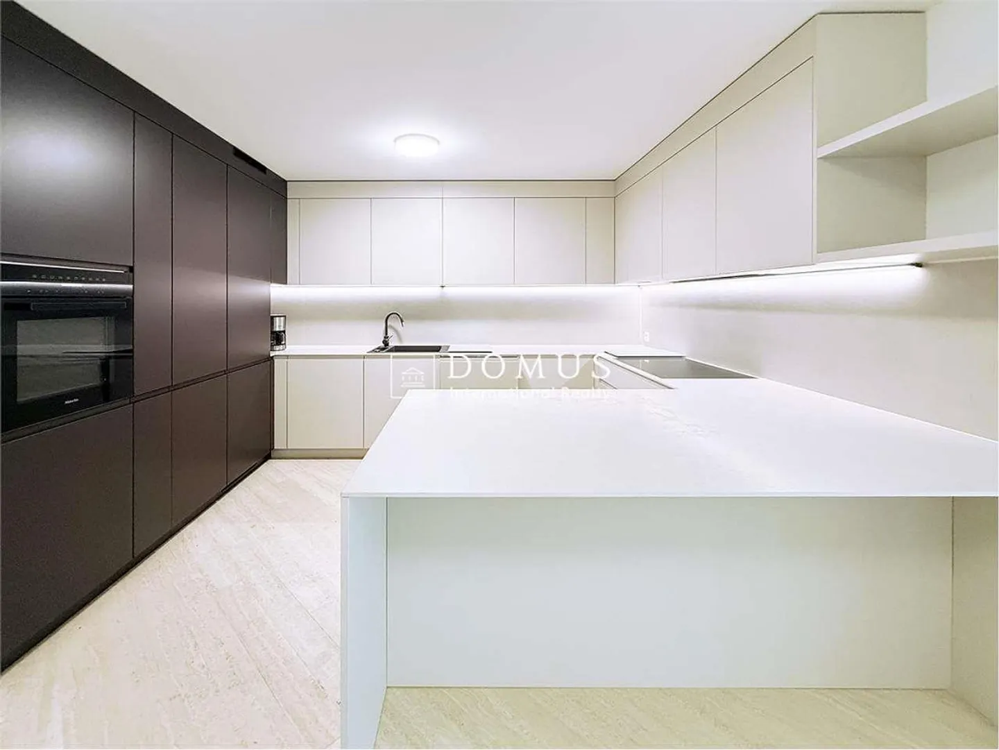 magnificent apartment in Morcote - Photo 6 of 13