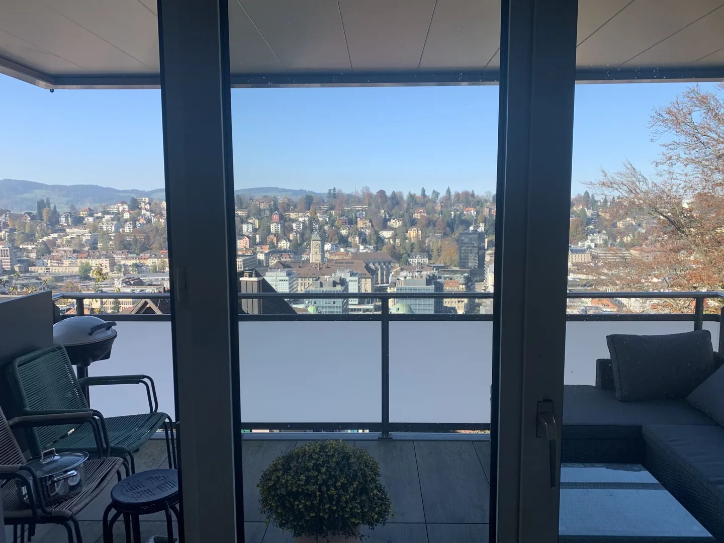 Mietwohnung an bester Lage mit Top- Aussicht - Foto 1 von 15