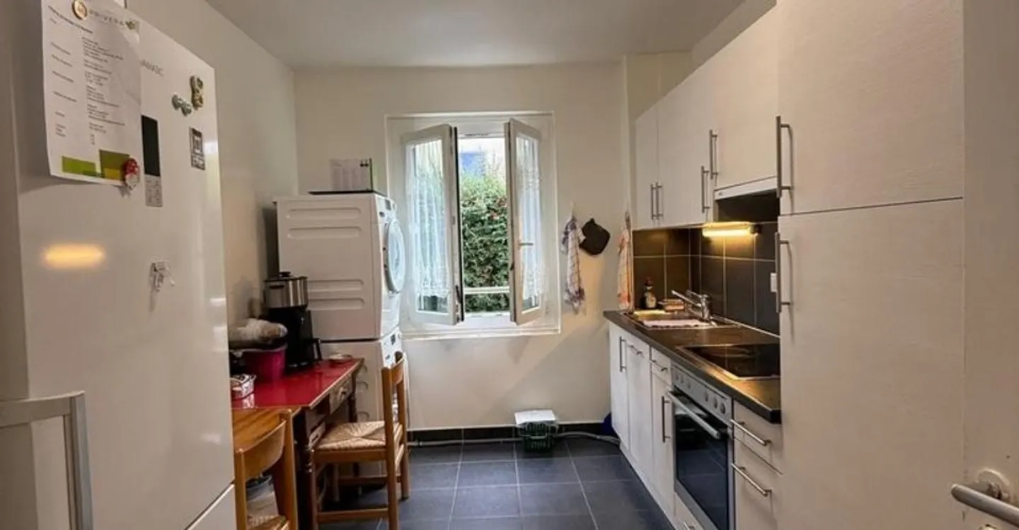 Appartement Charmant dans Quartier Familial - Photo 3 sur 7