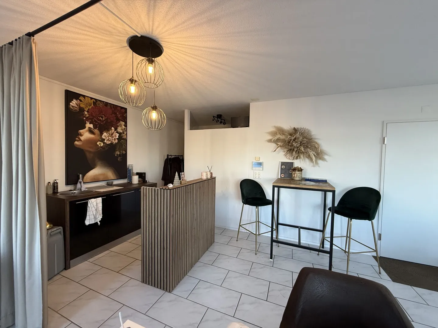 Espace commercial pour studio de beauté, cabinet, massage/thérapie, atelier ou bureau - Photo 3 sur 8