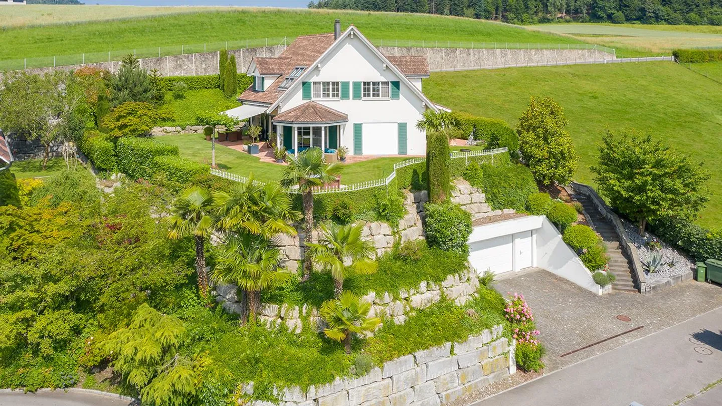 LAKEFIELD HOUSE | Risch - Photo 1 sur 11