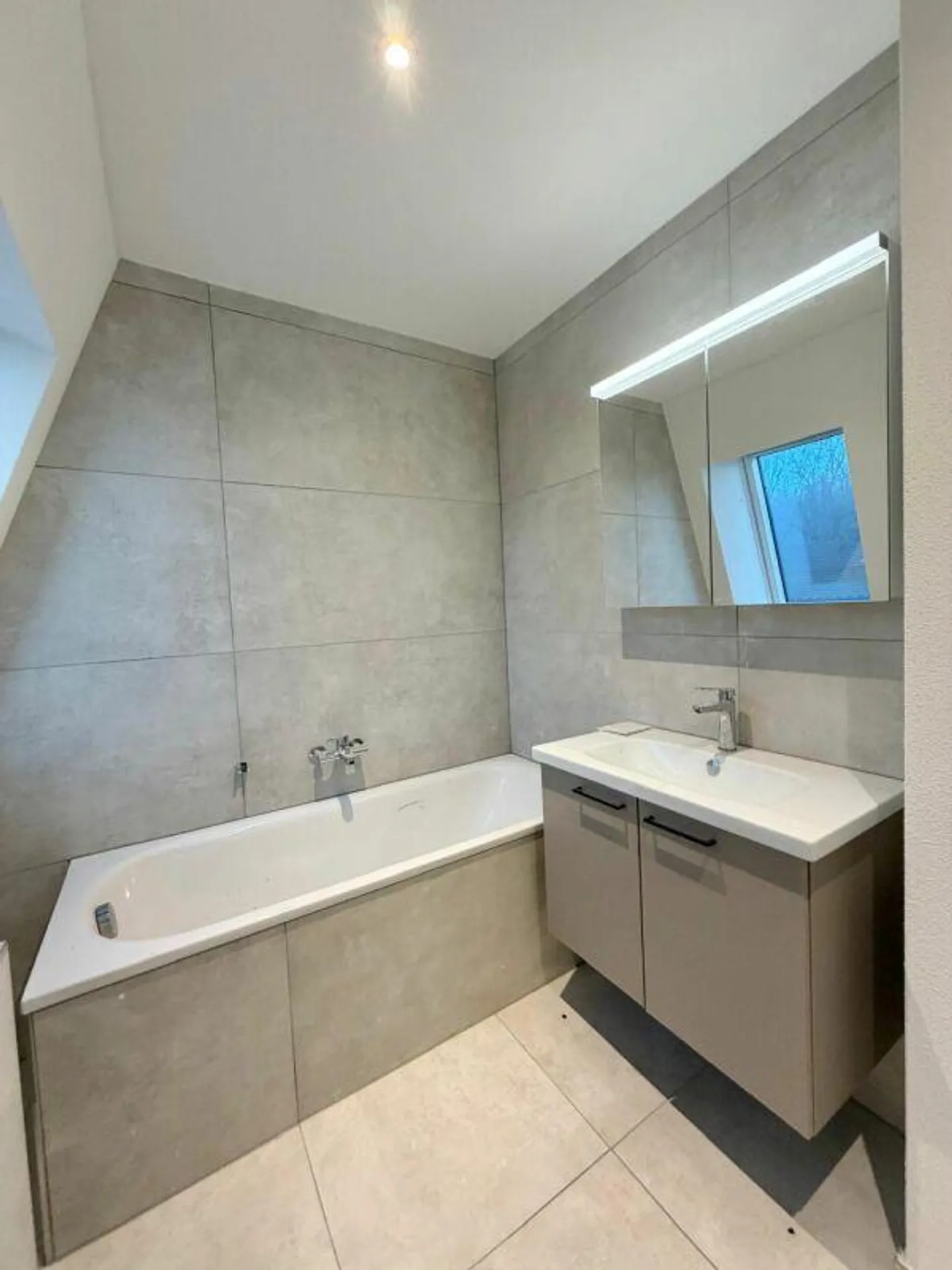 Exclusive Maisonette Apartment New Build with Large Roof Terrace - Photo 15 of 23