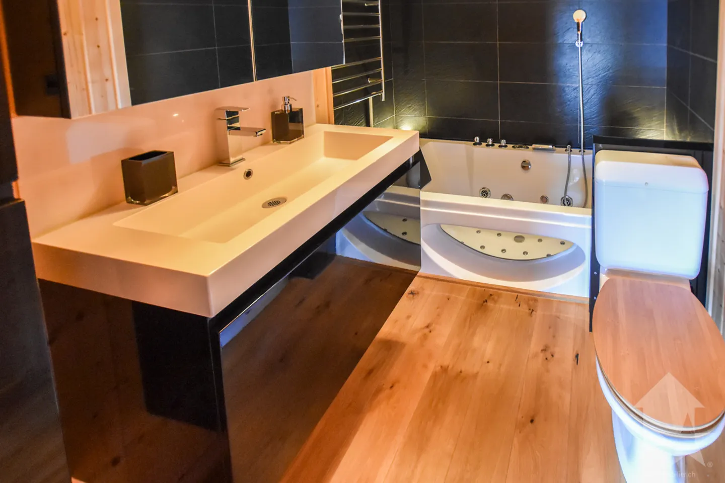 Magnificent chalet near the ski slopes - Photo 22 of 32