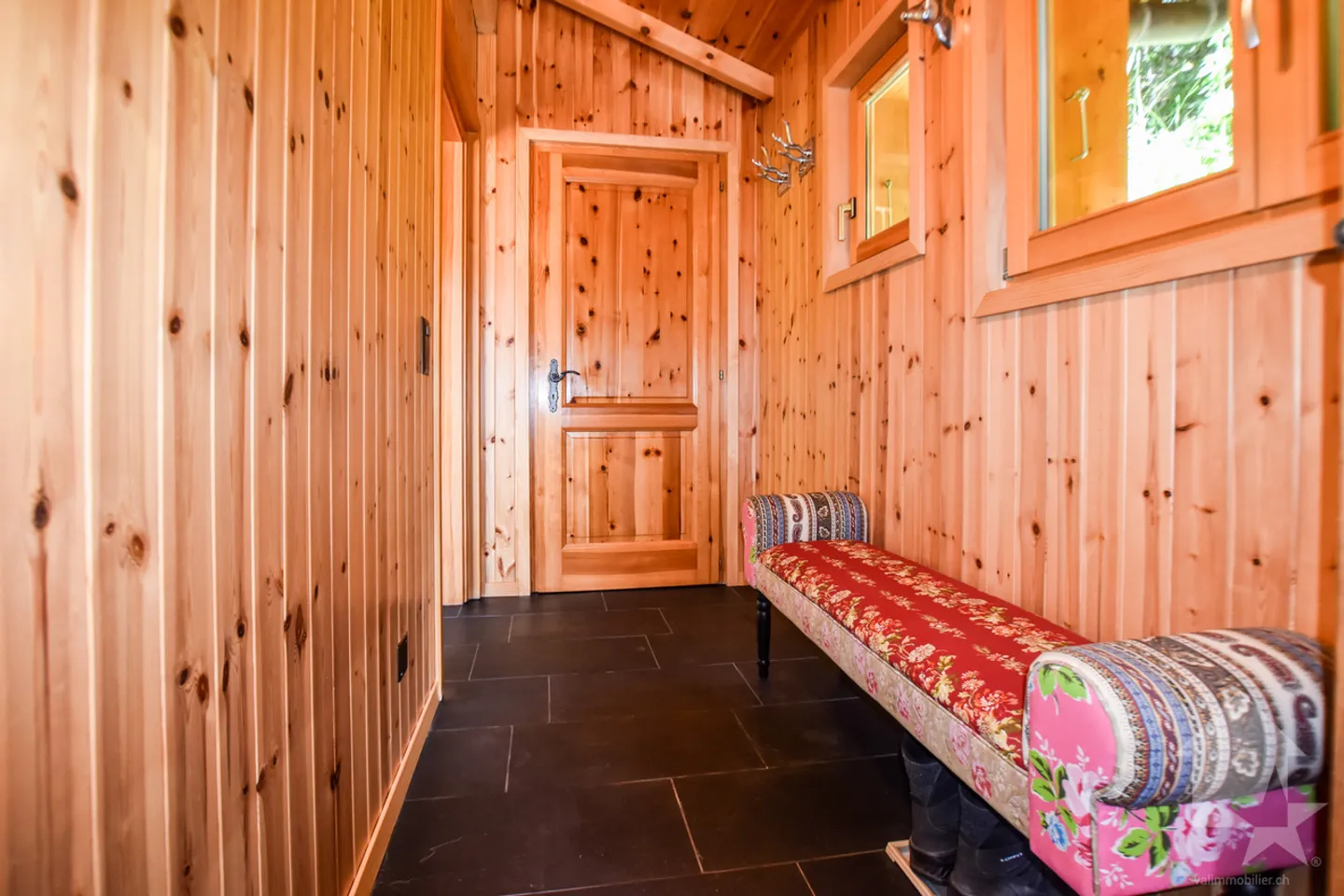 Magnificent chalet near the ski slopes - Photo 30 of 32