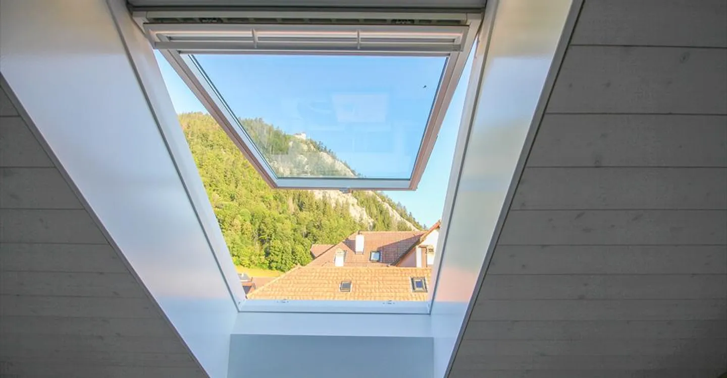 Appartamento duplex di 2.5 locali completamente ristrutturato nel centro di Fleurier - Foto 7 di 13